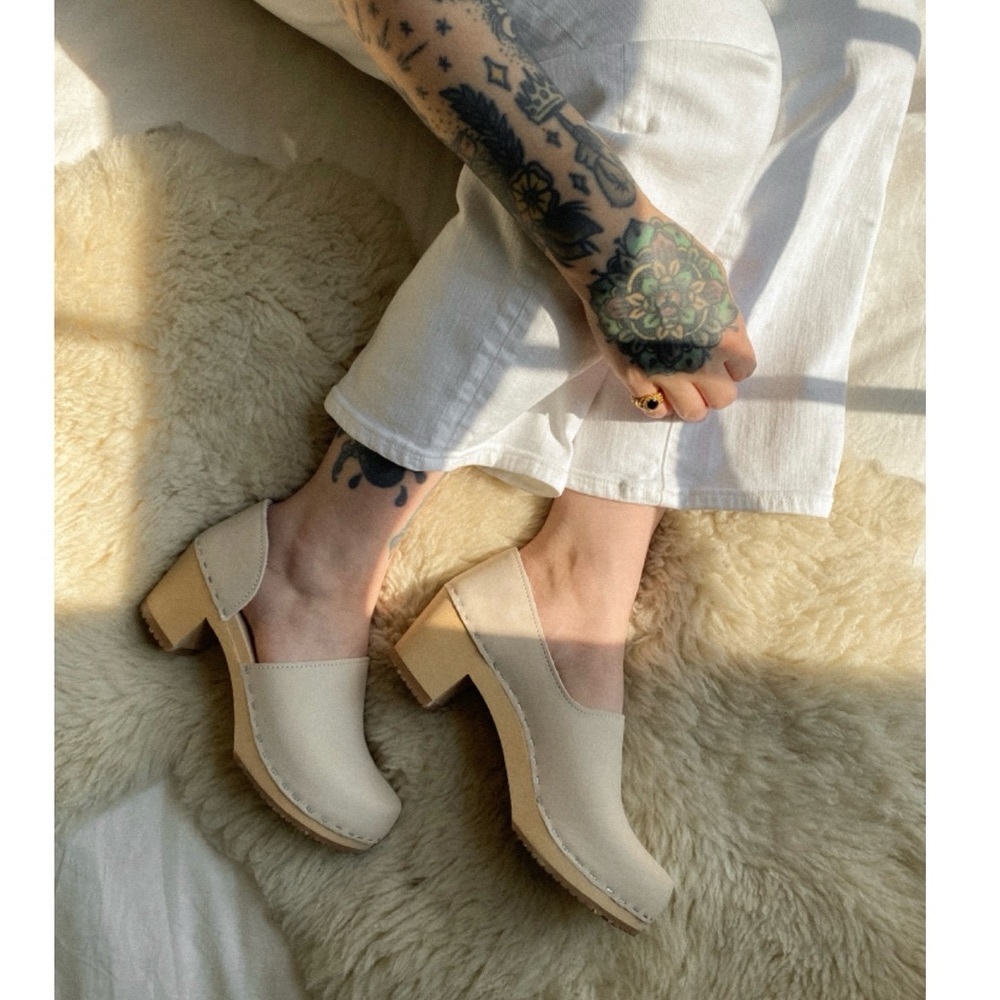 Sandgrens Brett sand Swedish wood women’s clog size 7